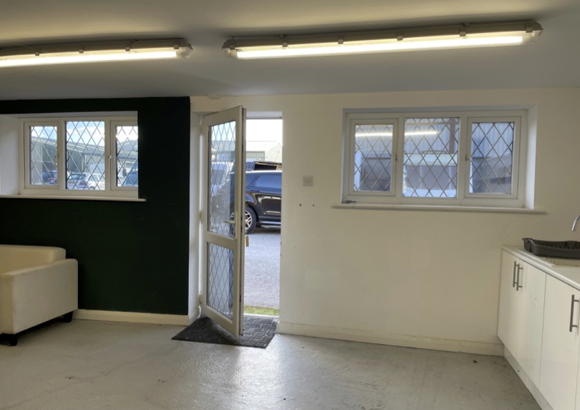 Storage in Tarporley - photo 4